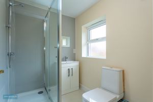 En-suite- click for photo gallery